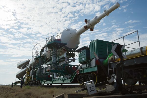 Preparativos para el lanzamiento del cohete portador ruso Soyuz-FG - Sputnik Mundo