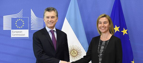 El presidente de Argentina, Mauricio Macri, y la jefa de la diplomacia europea, Federica Mogherini - Sputnik Mundo