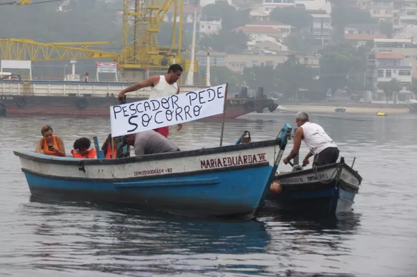 Pescadores brasileños protestan contra la contaminación de la bahía de Guanabara Pescadores brasileños protestan contra la contaminación de la bahía de Guanabara - Sputnik Mundo