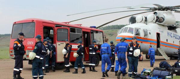 Поиск пропавшего в Иркутской области самолета Ил-76 МЧС России Поиск пропавшего в Иркутской области самолета Ил-76 МЧС России - Sputnik Mundo