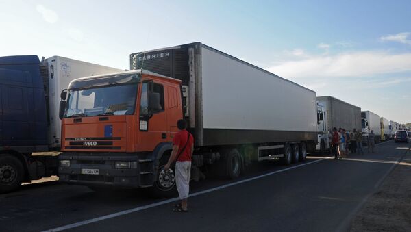 Camiones en la frontera ruso-ucraniana (archivo) Camiones en la frontera ruso-ucraniana (archivo) - Sputnik Mundo