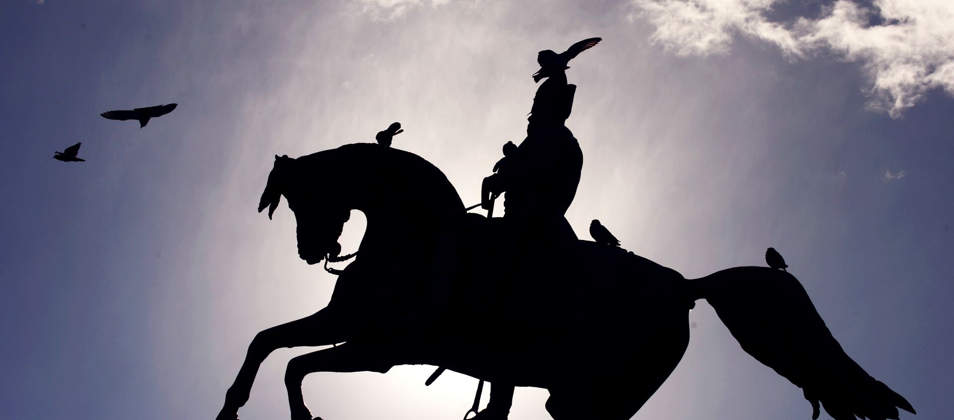 Monumento al General San Martín en Buenos Aires - Sputnik Mundo, 1920, 14.08.2020