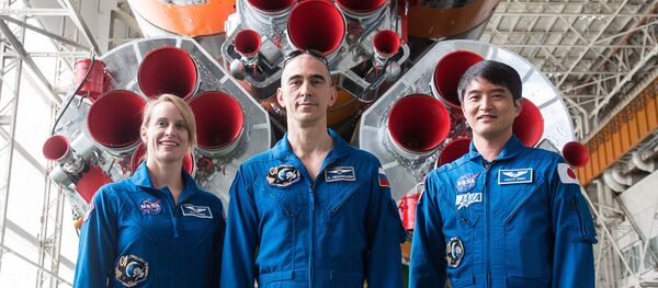 La nueva tripulación de Soyuz MS: la estadounidense Kathleen Rubins, el ruso Anatoli Ivanishin  y el japonés Takuya Onishi - Sputnik Mundo