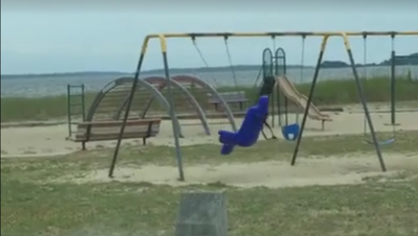 ¿Un fantasma en el parque? - Sputnik Mundo