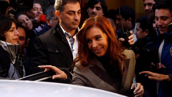 Former Argentine President Fernandez de Kirchner leaves her home to go to court in Buenos Aires - Sputnik Mundo