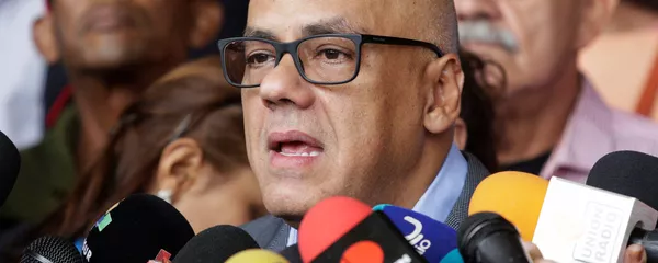 Jorge Rodriguez, mayor of Caracas talks to the media after challenging the opposition's referendum proposal against Venezuela's President Maduro in Caracas Jorge Rodriguez, mayor of Caracas talks to the media after challenging the opposition's referendum proposal against Venezuela's President Maduro in Caracas - Sputnik Mundo