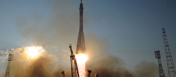 Lanzamiento del cohete-portador Soyuz - Sputnik Mundo