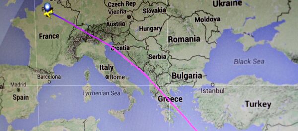 La trayectoria de vuelo de EgyptAir vuelo MS804 de Paris a El Cairo en la pantalla de seguimiento y vigilancia de los vuelos, 19 de mayo de 2016 - Sputnik Mundo