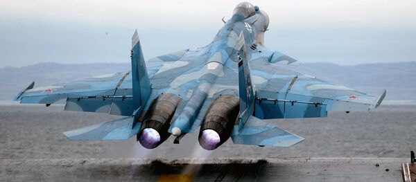 Despegue desde el portaviones ruso Almirante Kuznetsov Despegue desde el portaviones ruso Almirante Kuznetsov - Sputnik Mundo