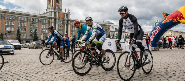 Los participantes de la carrera ciclista Red Bull Trans-Siberian Extreme en 2015 (archivo) - Sputnik Mundo