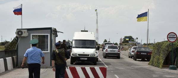 La frontera entre Rusia y Ucrania La frontera entre Rusia y Ucrania - Sputnik Mundo