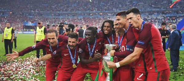 Euforia y llanto en la final de la Eurocopa 2016 - Sputnik Mundo