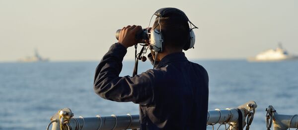 Un militar estadounidense durante las maniobras Sea Breeze en el mar Negro (archivo) - Sputnik Mundo