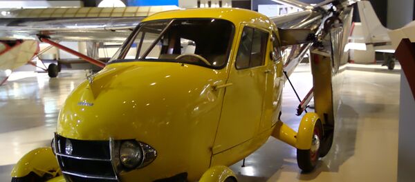 Un coche volador - Sputnik Mundo