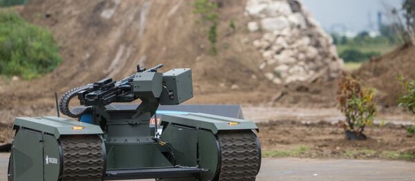 Robot militar ruso (archivo) - Sputnik Mundo
