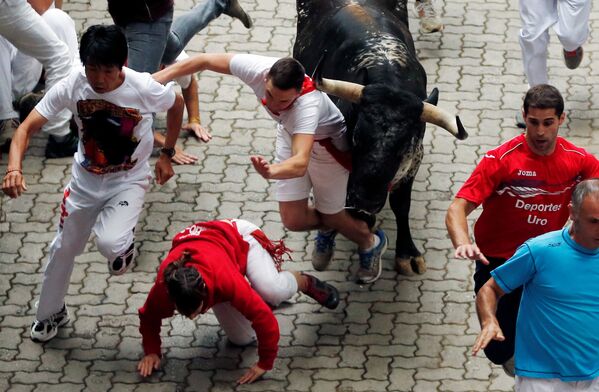 Entretenimiento peligroso: la fiesta de San Fermín en España - Sputnik Mundo