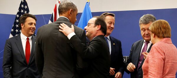 Matteo Renzi, Barack Obama, Francois Hollande, David Cameron, Petró Poroshenko y Angela Merkel durante la cumbre de Varsovia - Sputnik Mundo