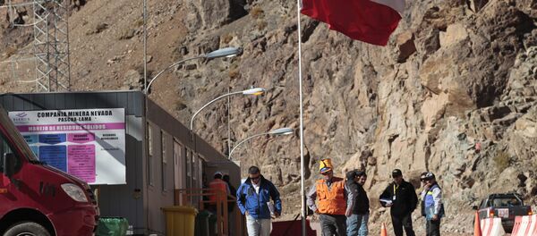 Barrick Gold intenta reflotar proyecto minero Pascua Lama Barrick Gold intenta reflotar proyecto minero Pascua Lama - Sputnik Mundo