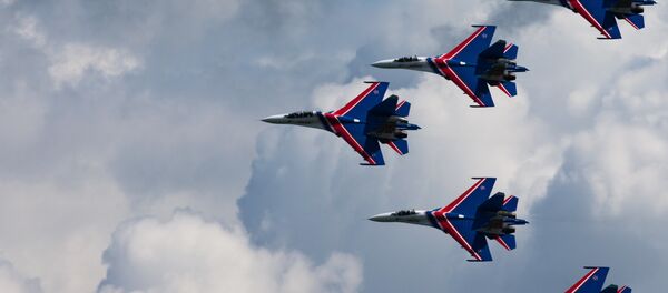 El equipo acrobático aéreo ruso Rúskiye Vítiazi (archivo) - Sputnik Mundo