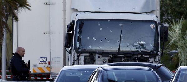 El camión usado en el atentado en Niza - Sputnik Mundo