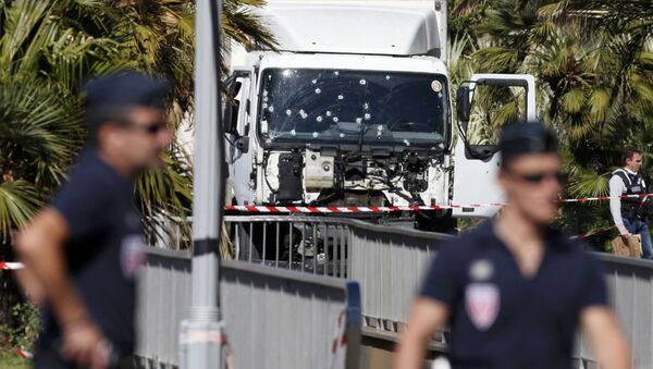 Policiía de Niza en Promenade des Anglais - Sputnik Mundo