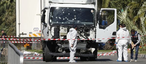 El camión del atacante en Niza - Sputnik Mundo