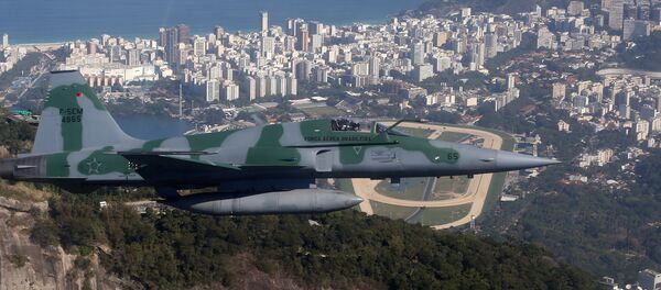 Un avión de las Fuerzas Aéreas brasileñas Un avión de las Fuerzas Aéreas brasileñas - Sputnik Mundo