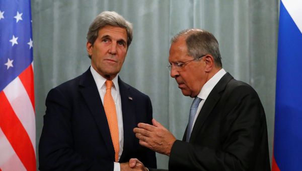 Secretario de Estado de EEUU, John Kerryy, y ministro de Exteriores de Rusia, Serguéi Lavrov Secretario de Estado de EEUU, John Kerryy, y ministro de Exteriores de Rusia, Serguéi Lavrov - Sputnik Mundo