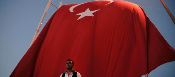 La bandera nacional de Turquía - Sputnik Mundo