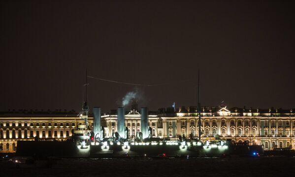 Símbolo de la revolución: el regreso del crucero Aurora a San Petersburgo - Sputnik Mundo