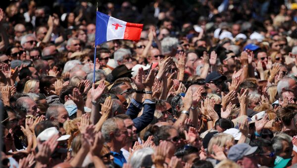 Minuto de silencio en París en memoria de las víctimas de la masacre en Niza - Sputnik Mundo