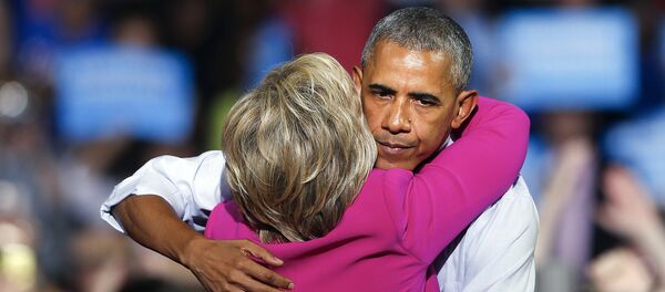 Barack Obama y Hillary Clinton - Sputnik Mundo