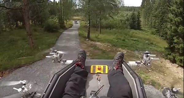 Un sueco logra hacer volar un sillón - Sputnik Mundo