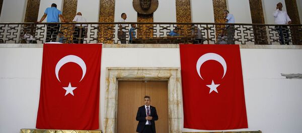 La entrada al Parlamento de Turquía - Sputnik Mundo