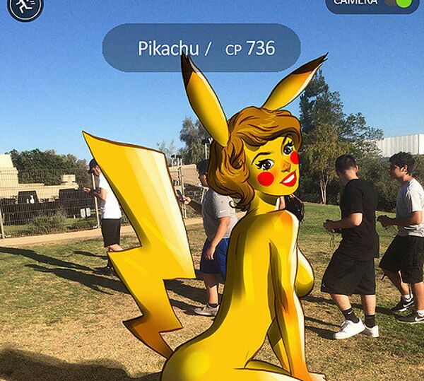 Pokémon GO a lo 'pin-up' - Sputnik Mundo