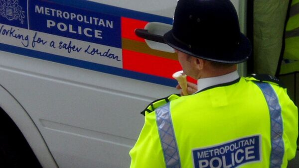 Un policía en Londres - Sputnik Mundo
