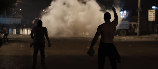 Manifestantes en Ereván - Sputnik Mundo