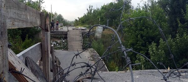 Línea de separación en Donbás - Sputnik Mundo