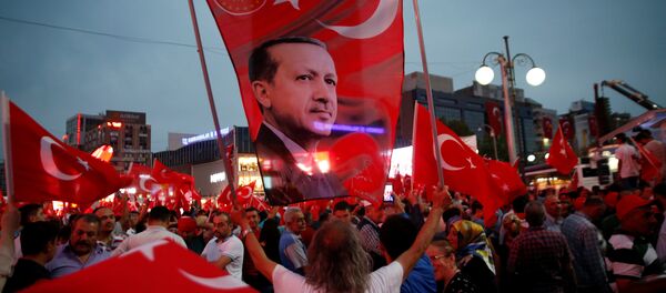 Una manifestación en apoyo del presidente de Turquía, Tayyip Erdogan - Sputnik Mundo