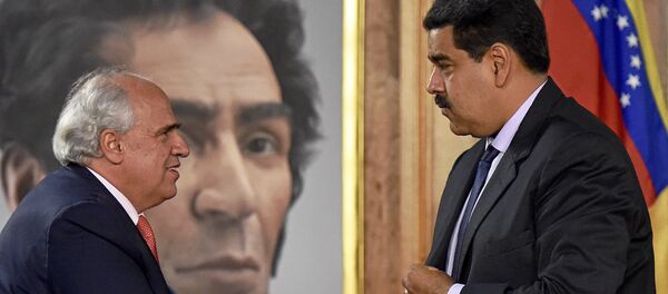 Ernesto Samper, secretario general de la Unasur, y Nicolás Maduro, presidente de Venezuela (archivo) - Sputnik Mundo
