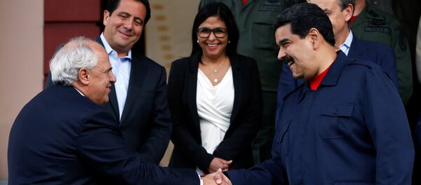 Ernesto Samper, secretario general de la Unasur, y Nicolás Maduro, presidente de Venezuela - Sputnik Mundo