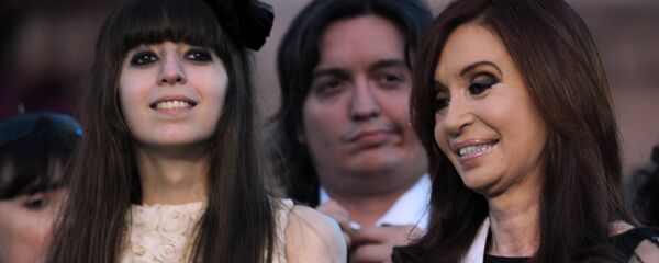 Florencia Kirchner y Cristina Fernández, expresidenta argentina - Sputnik Mundo