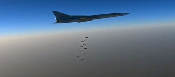 Golpe de los bombarderos supersónicos contra Daesh - Sputnik Mundo