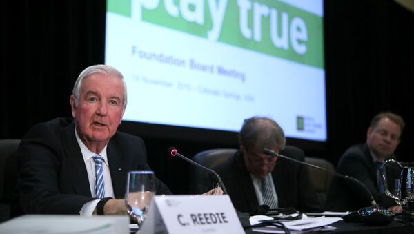 Craig Reedie, presidente de la WADA, (izda.) durante la conferencia de prensa (archivo) - Sputnik Mundo