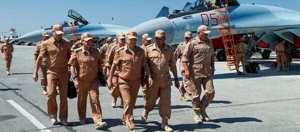 Ministro de Defensa Sergei Shoigu en base militar rusa en Siria (archivo) Ministro de Defensa Sergei Shoigu en base militar rusa en Siria (archivo) - Sputnik Mundo