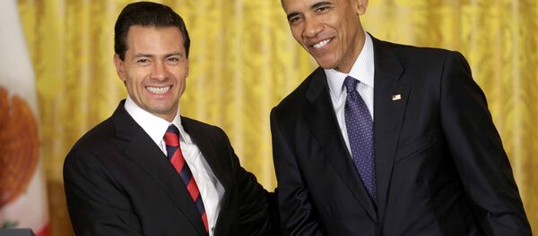 El presidente de México, Enrique Peña, y el  presidente de EEUU, Barack Obama (Archivo) - Sputnik Mundo