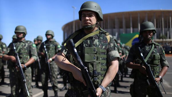 Policías y fuerzas militares de Brasil (archivo) - Sputnik Mundo