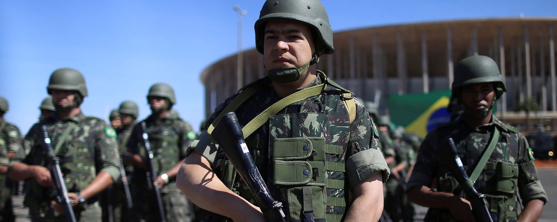 Policías y fuerzas militares de Brasil en el Estadio Mané Garrincha - Sputnik Mundo, 1920, 10.12.2021