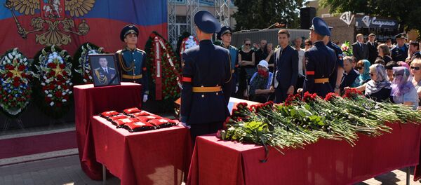 El entierro de los pilotos Jabibulin y Dolguin - Sputnik Mundo