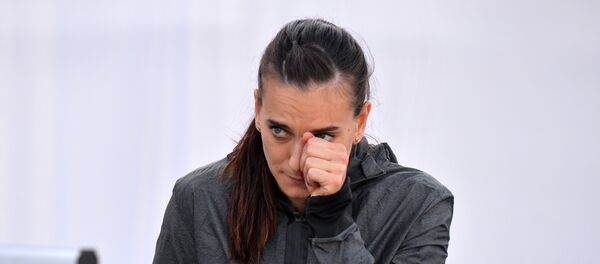 Elena Isinbáyeva, bicampeona olímpica de salto con garrocha - Sputnik Mundo